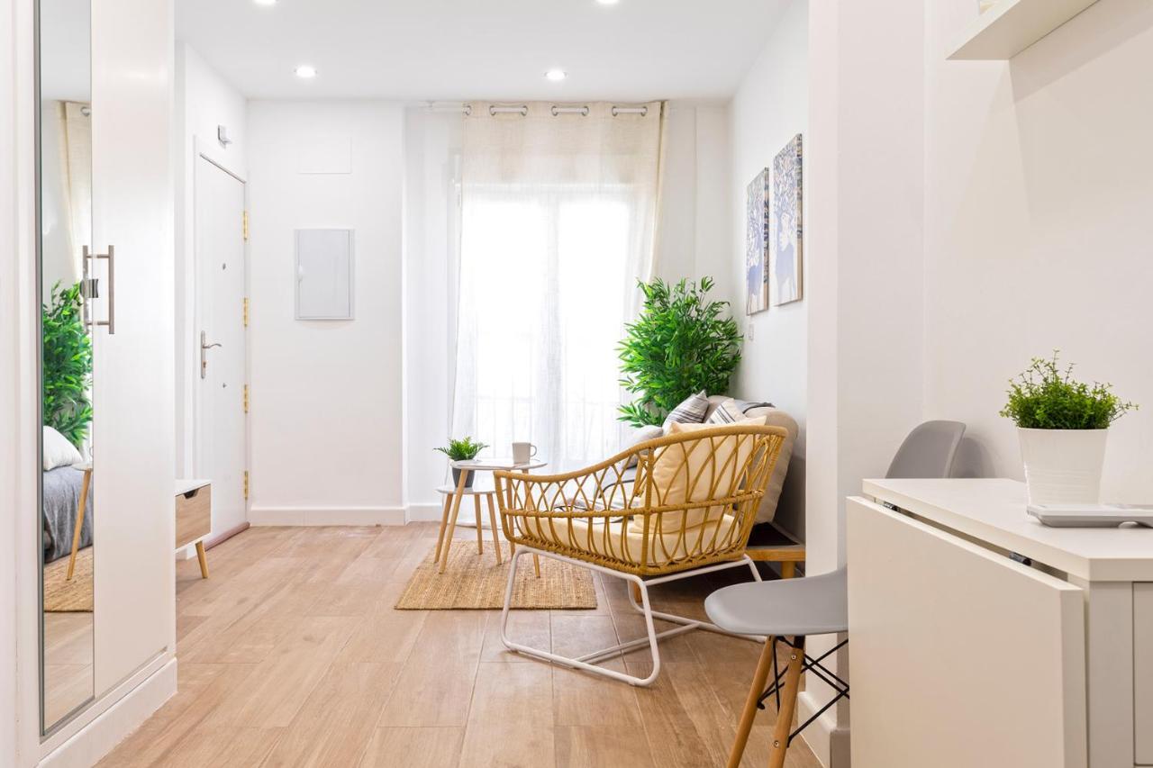 Malgi Apartment - Malaga City Centre Bagian luar foto