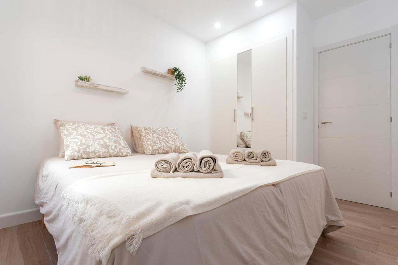 Malgi Apartment - Malaga City Centre Bagian luar foto